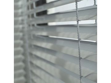 Verano aluminium jaloezie 70mm handbediend